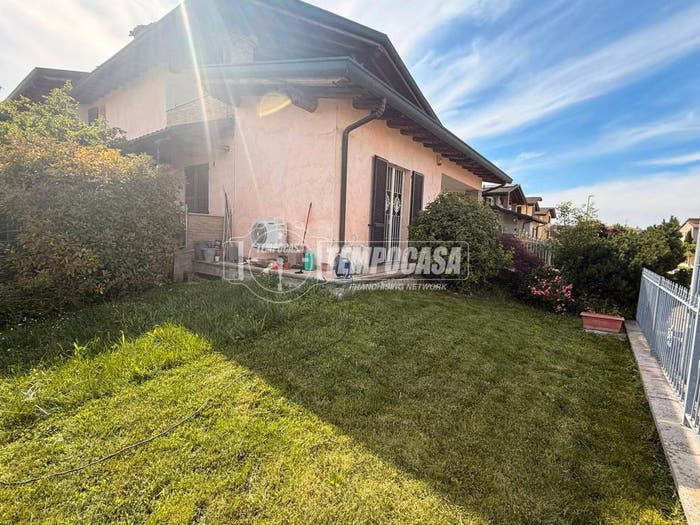 Appartamento bilocale in vendita in Via Carlo Manzella, Castel San Giovanni
