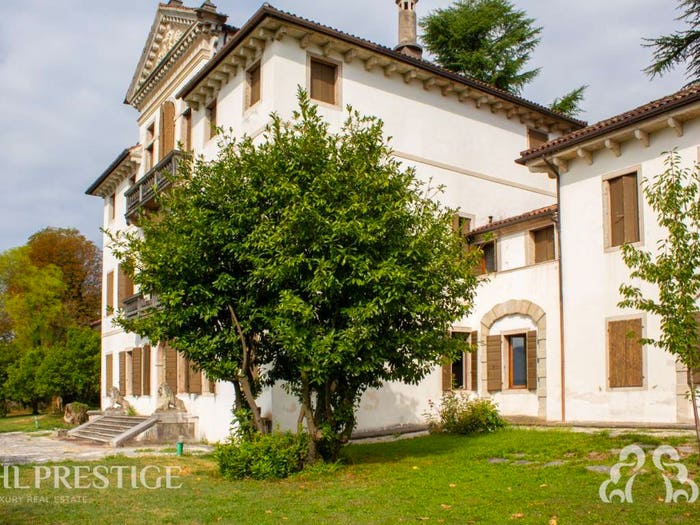 Casa con 6 locali in vendita in Via San Lorenzo, Centro, Belluno