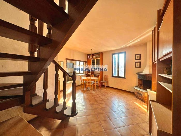 Casa quadrilocale in vendita in via Cesare Battisti, Centro, Gandino
