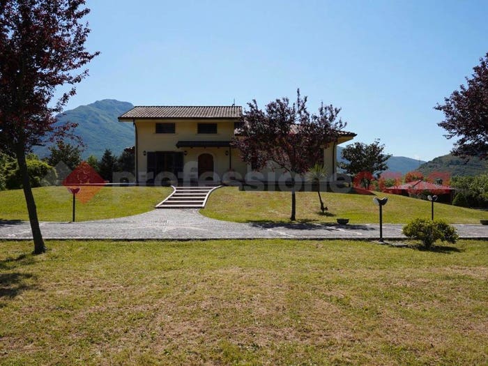 Appartamento con 5 locali in vendita in Via Fecicce snc, Centro, Mignano Monte Lungo