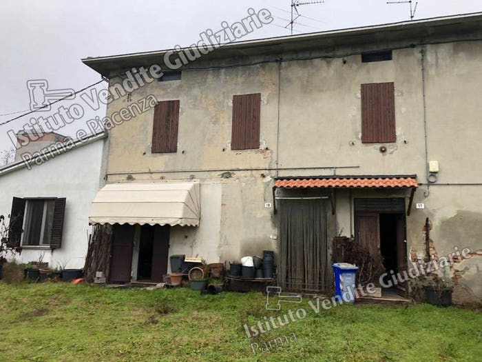 Casa con 6 locali in vendita in Via Lavezzoli, Zibello, Polesine Zibello