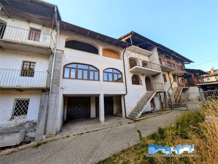 Casa quadrilocale in vendita in Rueglio