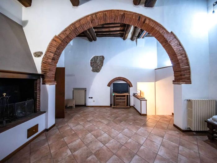 Appartamento quadrilocale in vendita in Piazza del Palagio, Centro, Pescia