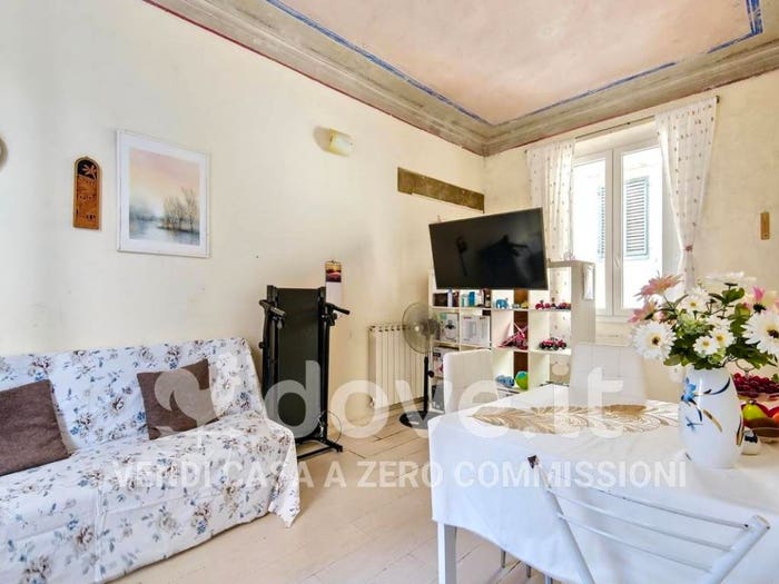 Appartamento trilocale in vendita in Via dei Serragli, San Frediano, Firenze