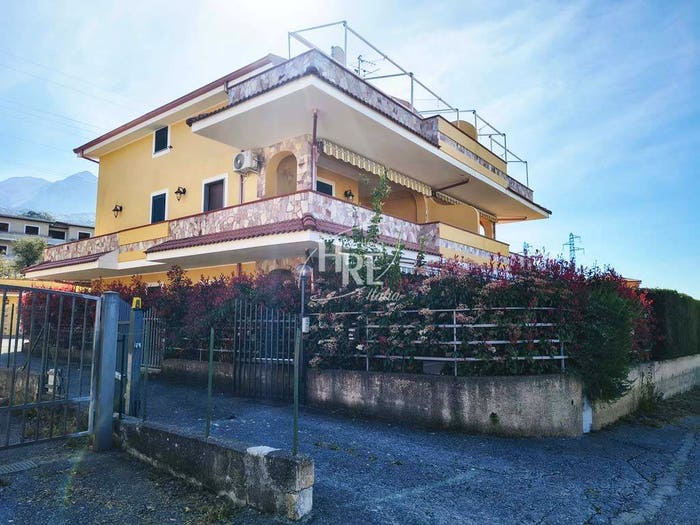 Casa trilocale in vendita in Contrada Piano delle Donne, Centro, Belvedere Marittimo