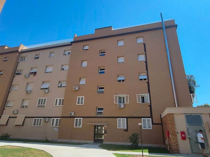 Appartamento trilocale in vendita in Piazza Tolosetto Farinati degli Uberti, Ostia Levante, Roma