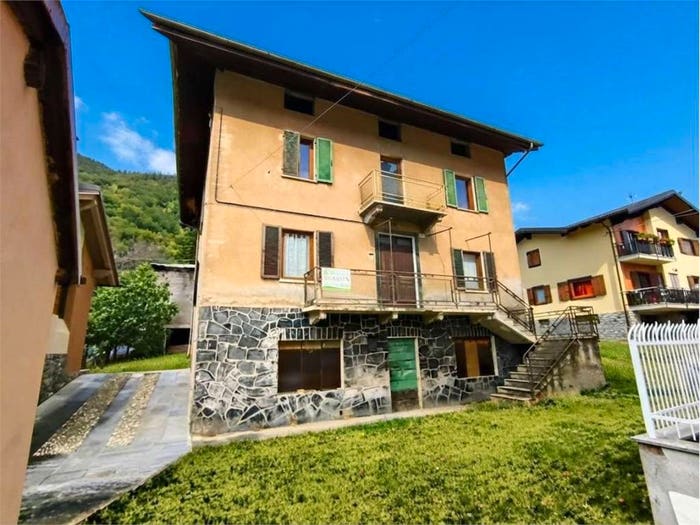 Casa con 6 locali in vendita in Miseregne, Chez Croiset, Fénis
