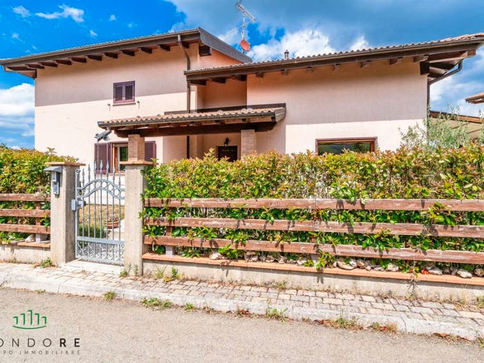 Casa con 6 locali in vendita in Centro, Castiglione dei Pepoli
