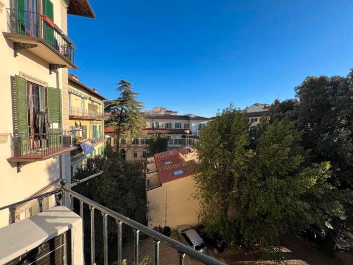 Appartamento con 6 locali in vendita in Viale Spartaco Lavagnini, Libertà Savonarola, Firenze