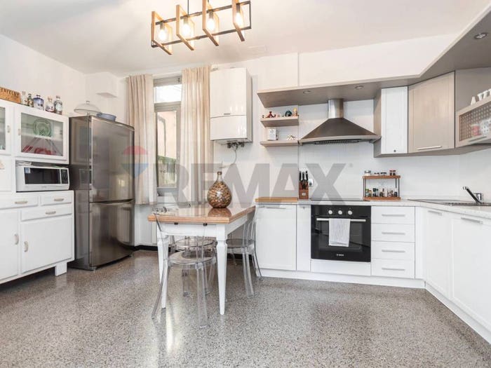 Appartamento con 6 locali in vendita in Via Redipuglia, Quarto, Genova