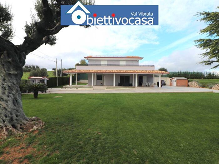 Casa con 6 locali in vendita in Via Cisterna, Corropoli