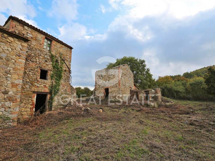 Casa con 6 locali in vendita in Vocabolo Leprara, Allerona
