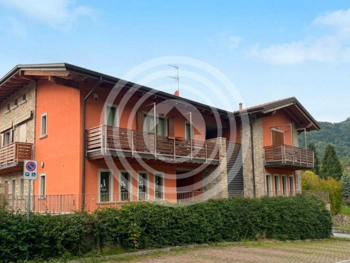 Appartamento bilocale in vendita in Via alla Guardina, Piazza Caduti, Sotto il Monte Giovanni XXIII