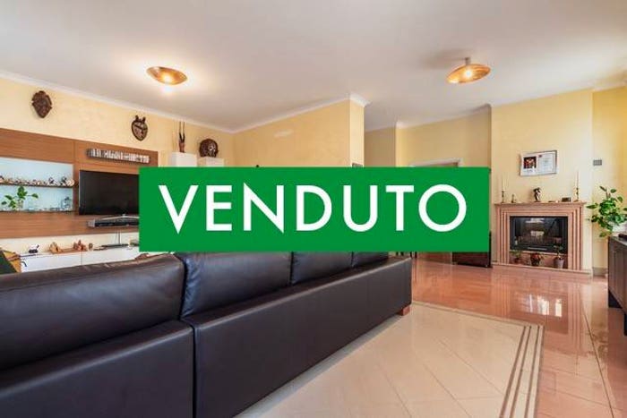 Appartamento trilocale in vendita in Via Bernardino Luini, Centro, Luino