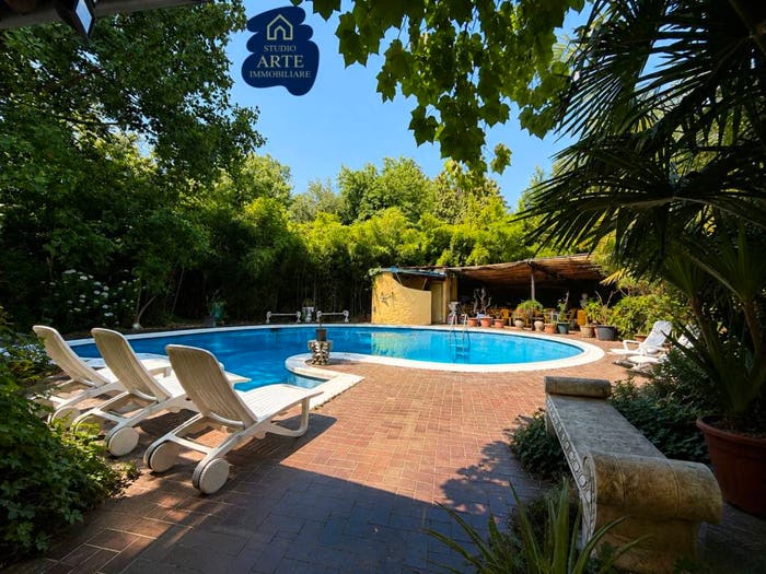 Casa con 5 locali in vendita in Lomazzo