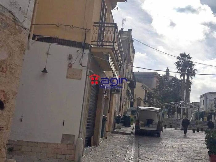 Casa con 6 locali in vendita in Piazza Mercato No Number, Centro, Alcamo