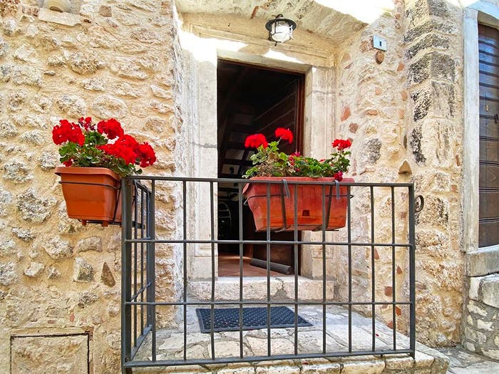 Casa bilocale in vendita in Via della Torre, Santo Stefano di Sessanio