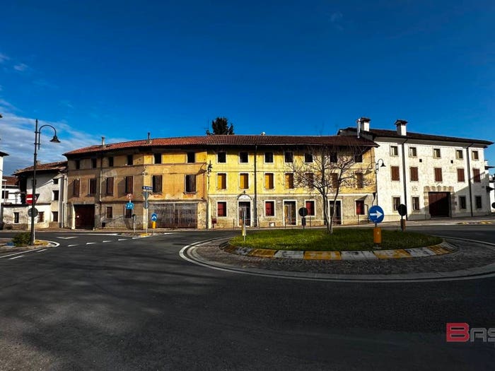 Casa con 6 locali in vendita in Piazza Adolfo Angeli, Orzano, Remanzacco
