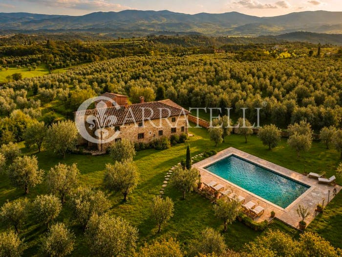 Casa con 6 locali in vendita in Località Pomboli, Reggello