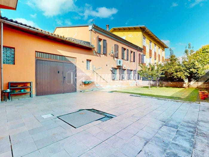Casa con 6 locali in vendita in Via Guastalla, Brugneto, Reggiolo