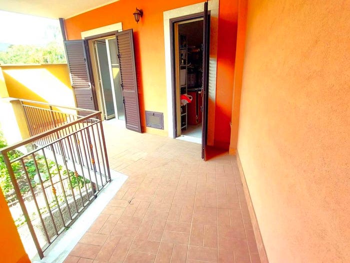 Appartamento quadrilocale in vendita in Via delle Rose, Giarre