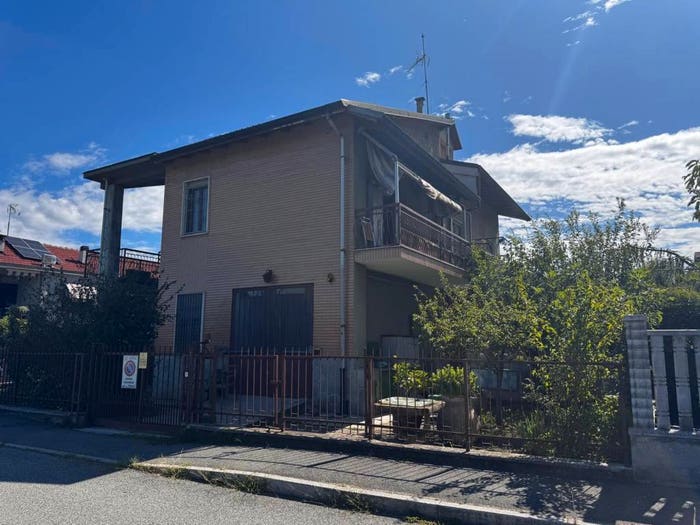 Casa con 6 locali in vendita in Via Giovanni Giolitti, Nichelino