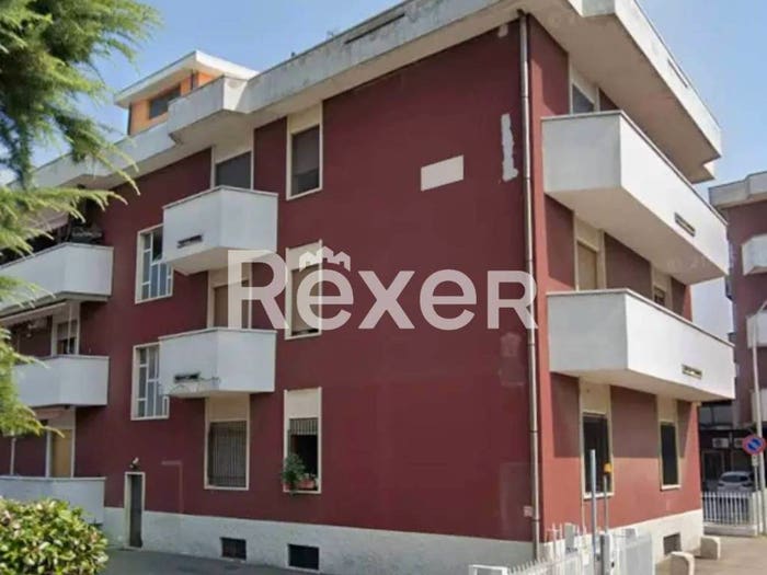 Appartamento quadrilocale in vendita in Via Giacomo Leopardi, Centro, Ossona