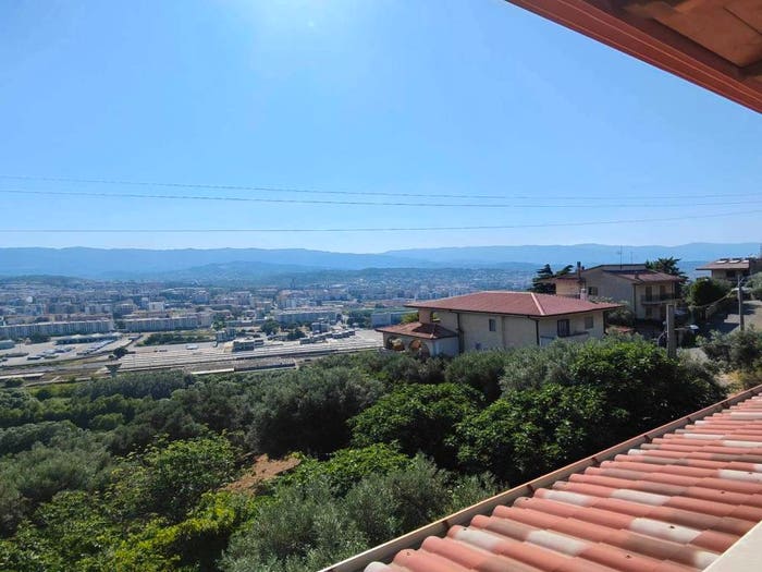 Appartamento quadrilocale in vendita in Via Mennavence, Zumpano
