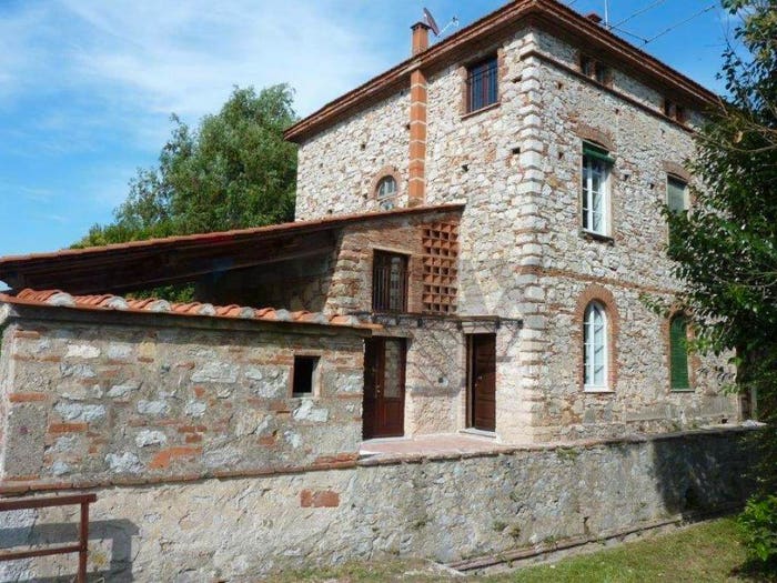 Appartamento con 6 locali in vendita in Nozzano Arliano, Lucca