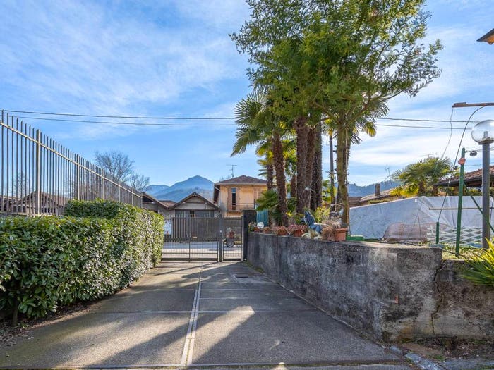 Appartamento trilocale in vendita in Via Asmara, Centro, Luino