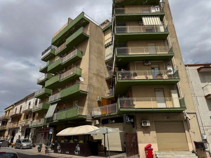 Appartamento con 6 locali in vendita in Via Bonfiglio, Casteltermini