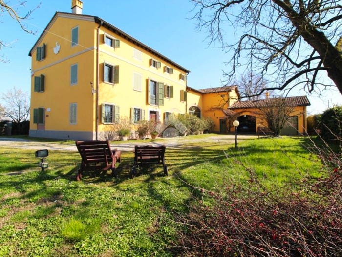 Casa con 6 locali in vendita in Via Roma, Centro, Bagnolo in Piano