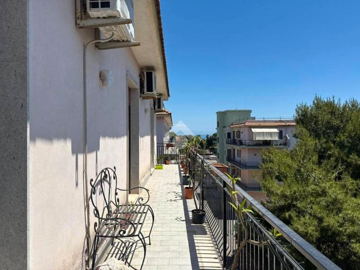 Appartamento quadrilocale in vendita in Via Mario Carbonaro, Centro, Riposto