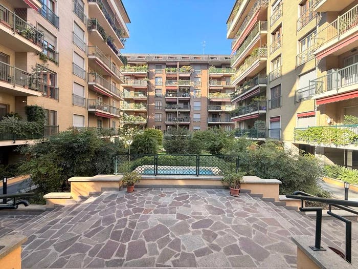 Appartamento trilocale in vendita in Via Giancarlo Sismondi, Argonne Corsica, Milano