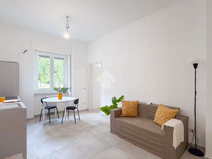 Appartamento trilocale in vendita in Via Monte Velino, Molise Cuoco, Milano