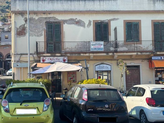 Appartamento trilocale in vendita in Piazza Francesco Fazio, Camaro Superiore, Messina