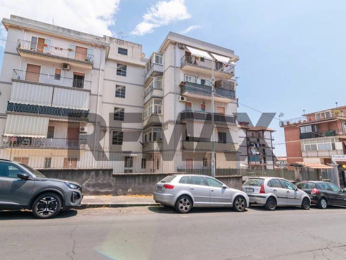 Appartamento trilocale in vendita in Via Agira, Rapisardi, Catania
