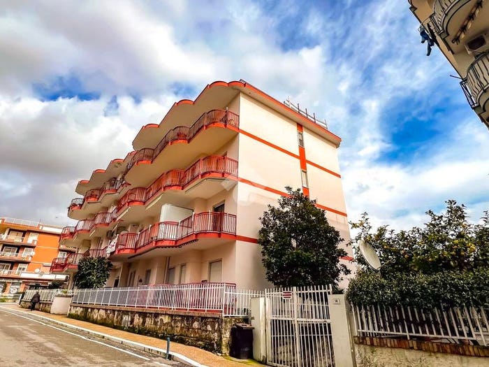 Appartamento trilocale in vendita in Via Dino Penazzato, Centro, Formia