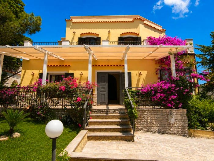 Casa con 6 locali in vendita in Via Montepiano, Sperlonga