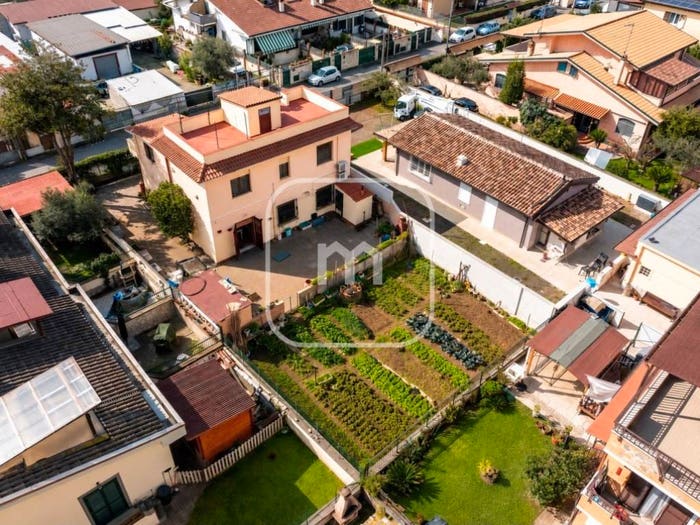 Casa quadrilocale in vendita in Via Agugliano, Corcolle, Roma