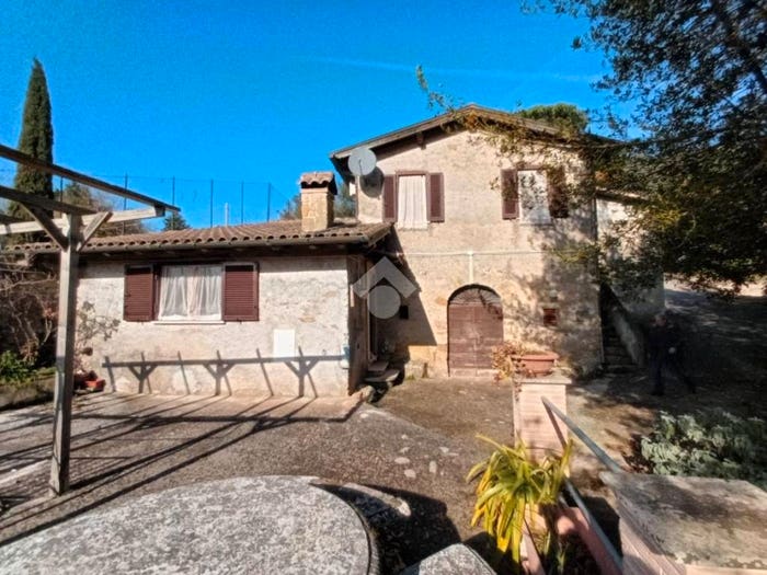 Casa trilocale in vendita in Contrada Sorvigliano, Olevano Romano