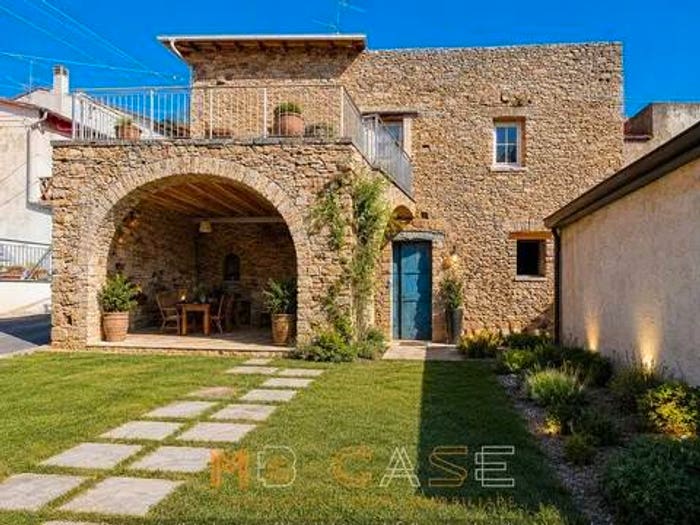 Casa con 6 locali in vendita in Via A Siccardi, Cenesi, Cisano sul Neva
