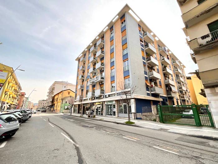 Appartamento trilocale in vendita in Via Gregorio Caloprese, Centro, Cosenza