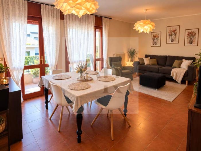 Appartamento con 6 locali in vendita in Via Quattro Novembre, Centro, Stra