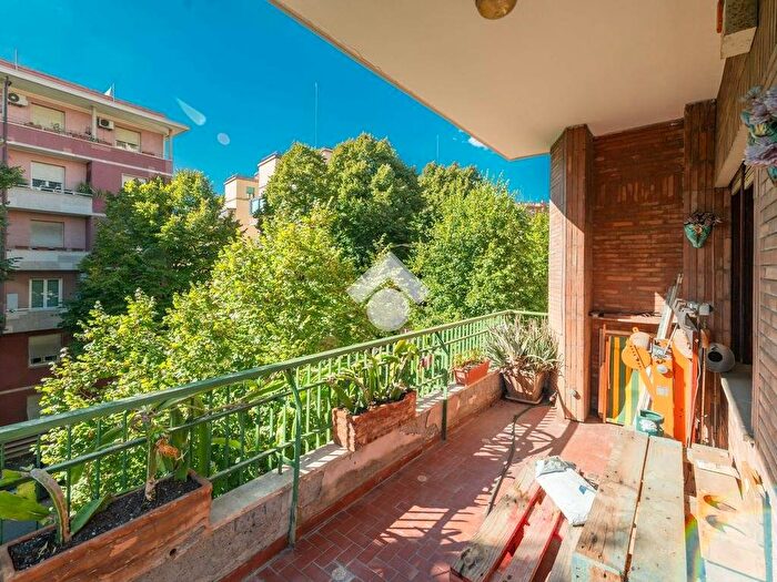 Appartamento con 5 locali in vendita in Viale delle Medaglie D'Oro, Balduina, Roma