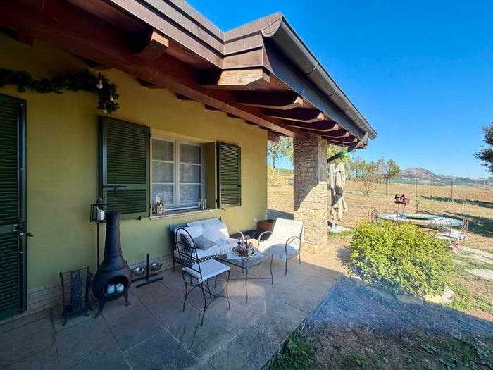 Casa con 6 locali in vendita in Strada Provinciale Terenzo Bardone, Terenzo