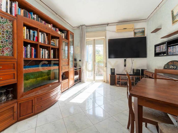 Appartamento trilocale in vendita in Via Liguria, Palermo Indipendenza, Catania