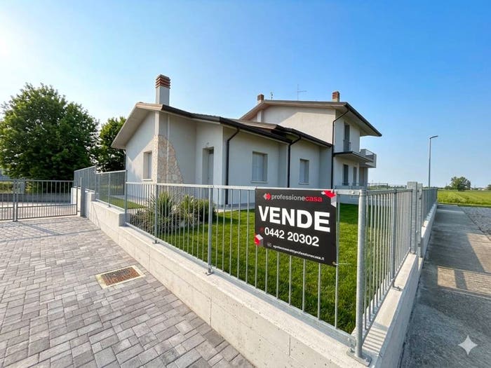 Casa con 5 locali in vendita in Via Don Romolo Tressino, Orti, Bonavigo