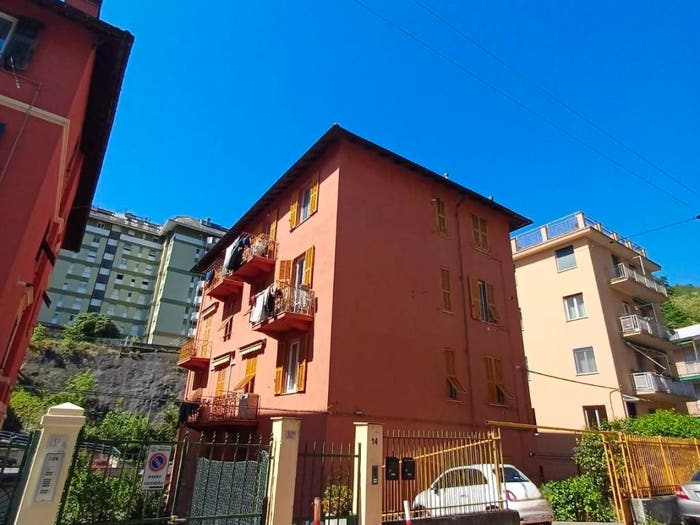 Appartamento quadrilocale in vendita in Via Camillo Vianson, Pegli, Genova