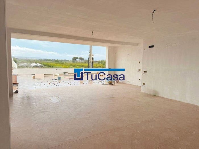 Appartamento con 6 locali in vendita in Viale della Libertà, Lusciano